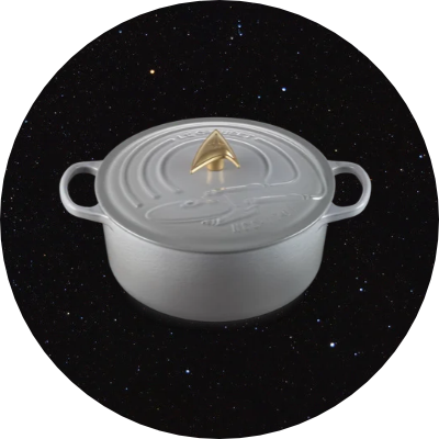 Le Creuset Star Trek Round French Oven Enterprise with Starfleet Delta Knob Mist Grey 26cm